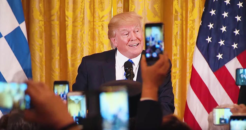 Десятеро одного не бьют. Начинающаяся борьба демократических кандидатов играет на руку Трампу