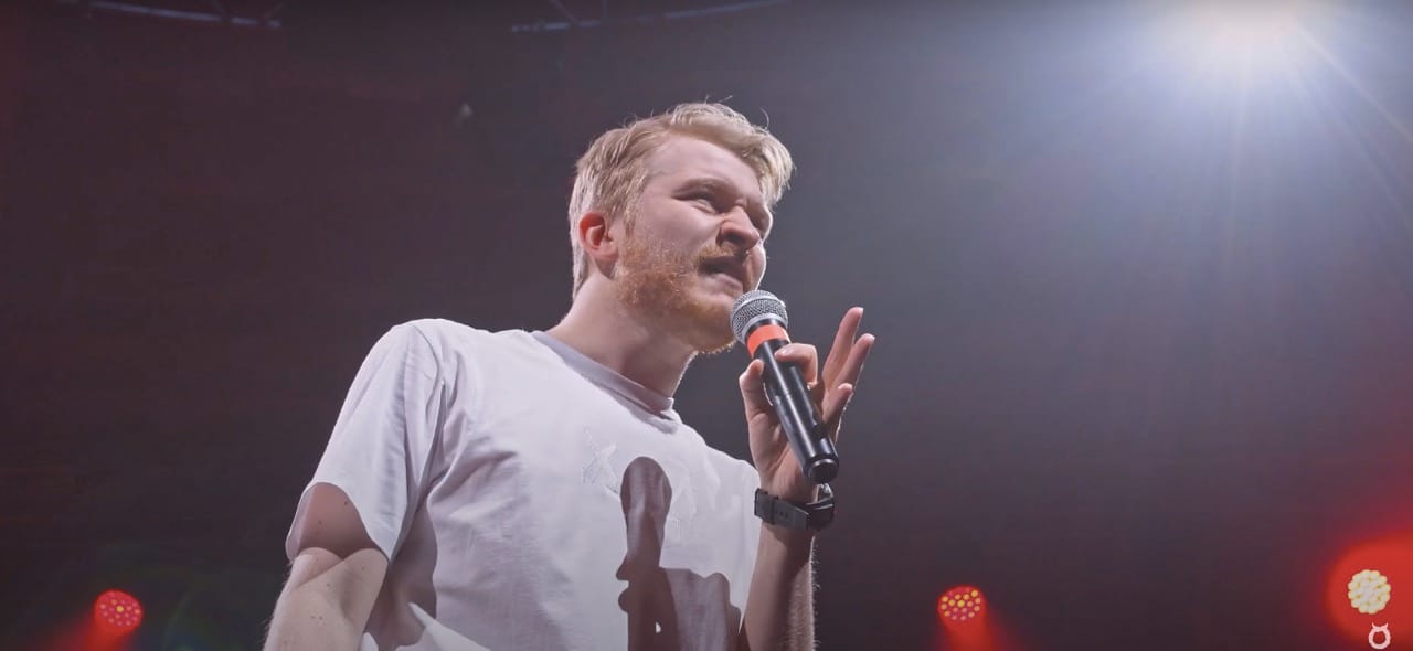 Стендап-комик Поперечный оплатил штраф журналистки Прокопьевой в полмиллиона рублей