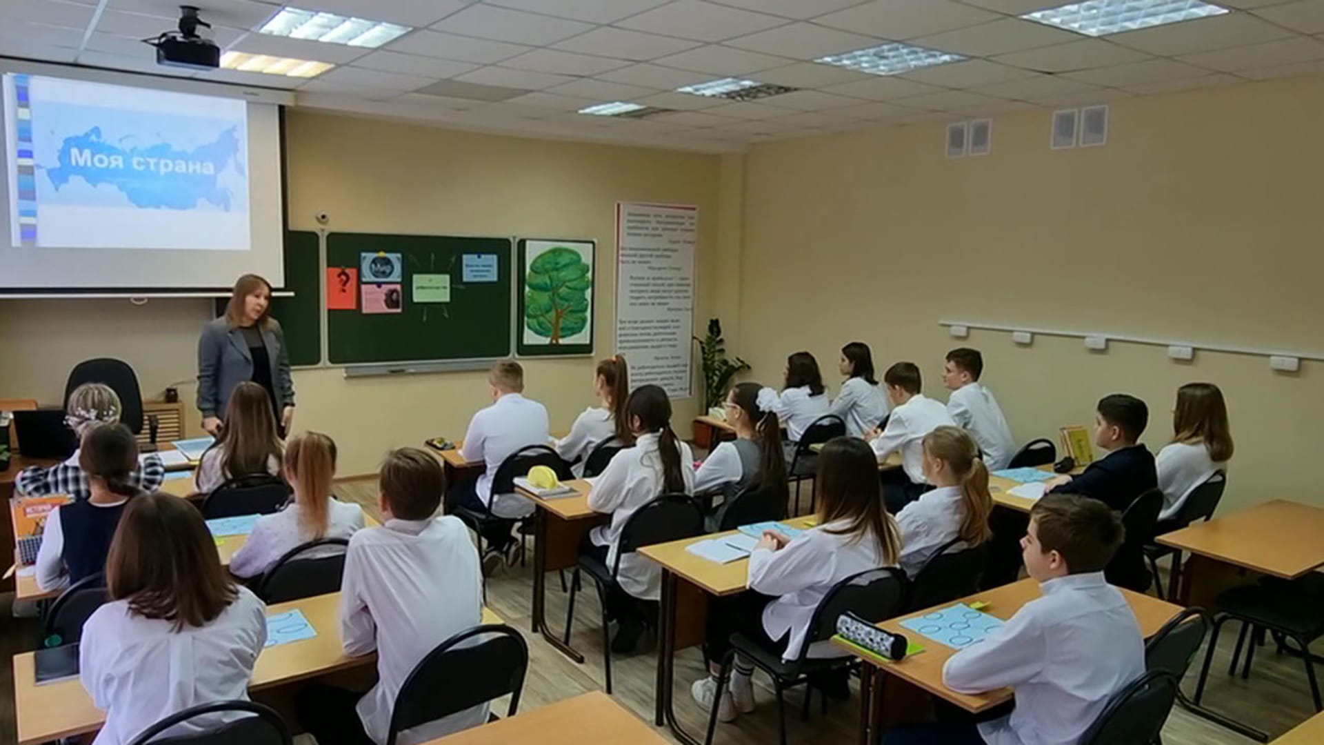 Школьникам Смоленской области раздают анкеты, чтобы выявить среди них потенциальных оппозиционеров — SOTA