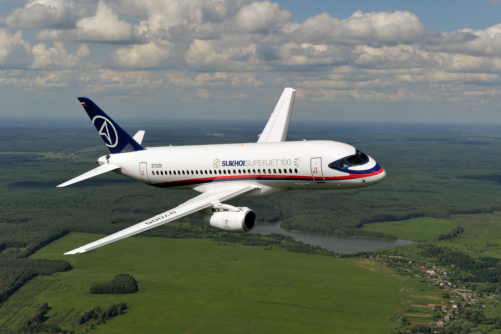 «Авиаторщина»: Часть парка Superjet 100 в РФ может встать из-за закончившихся запасов свечей зажигания