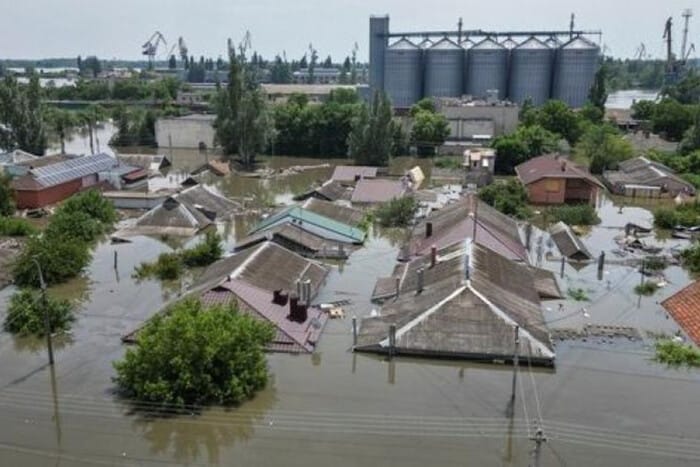 МЧС заблокировало доступ в Олешки, где более 600 человек остаются без воды, еды и лекарств