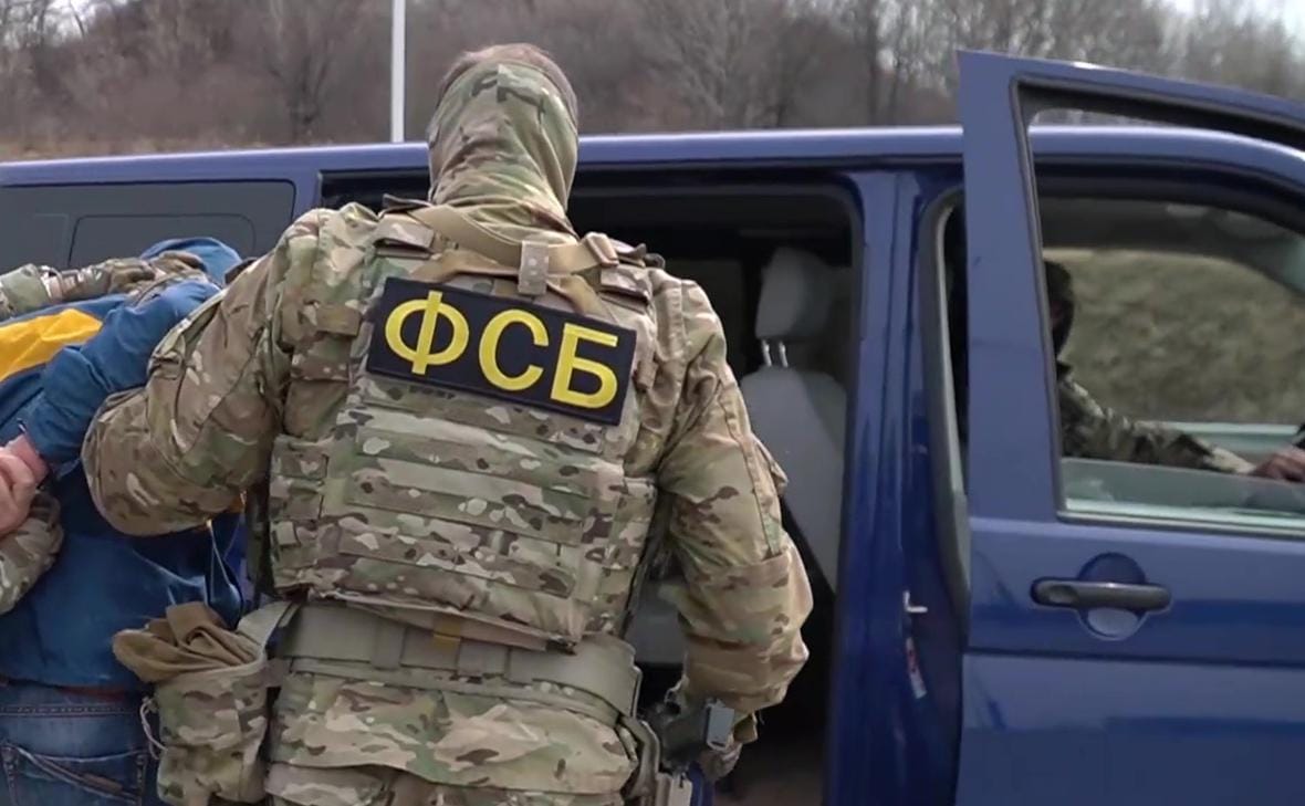 ФСБ задержала россиянина, который «пытался склонить офицера к переходу на сторону ВСУ» на войне в Украине
