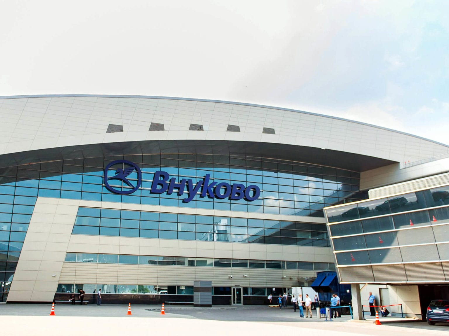 ФАС выдала совладельцу Внуково предостережение из-за прогноза роста цен на авиабилеты до 40%. Генпрокуратура проверяет авиакомпании