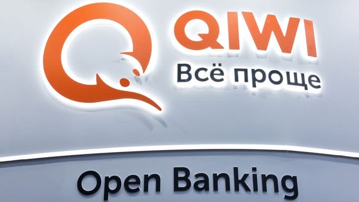 QIWI ограничила снятие наличных и вывод средств по требованию ЦБ