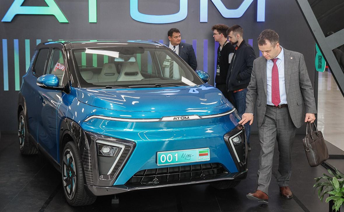 На российский электромобиль «Атом» оформили 36 тысяч предзаказов. По словам автоэксперта, россияне не смогут позволить себе такую машину
