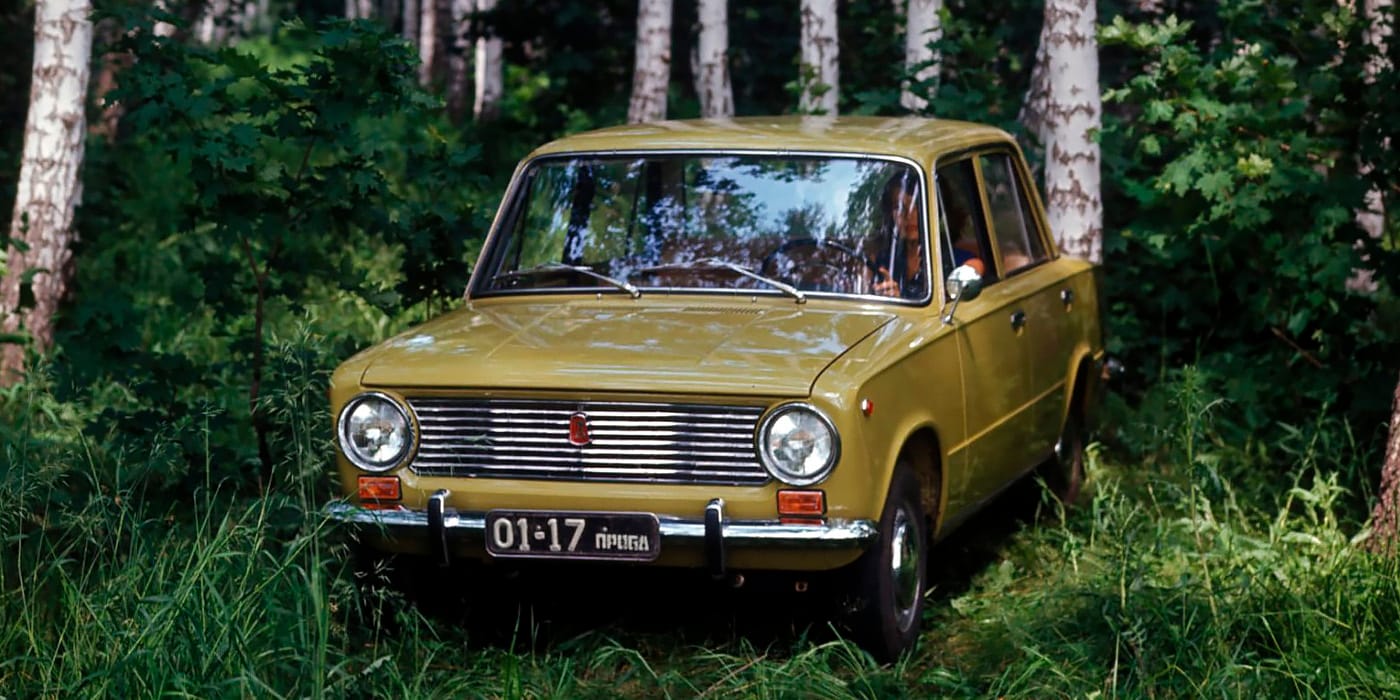 Baza: В оккупированном Бердянске взорвали машину российского военного. Он погиб