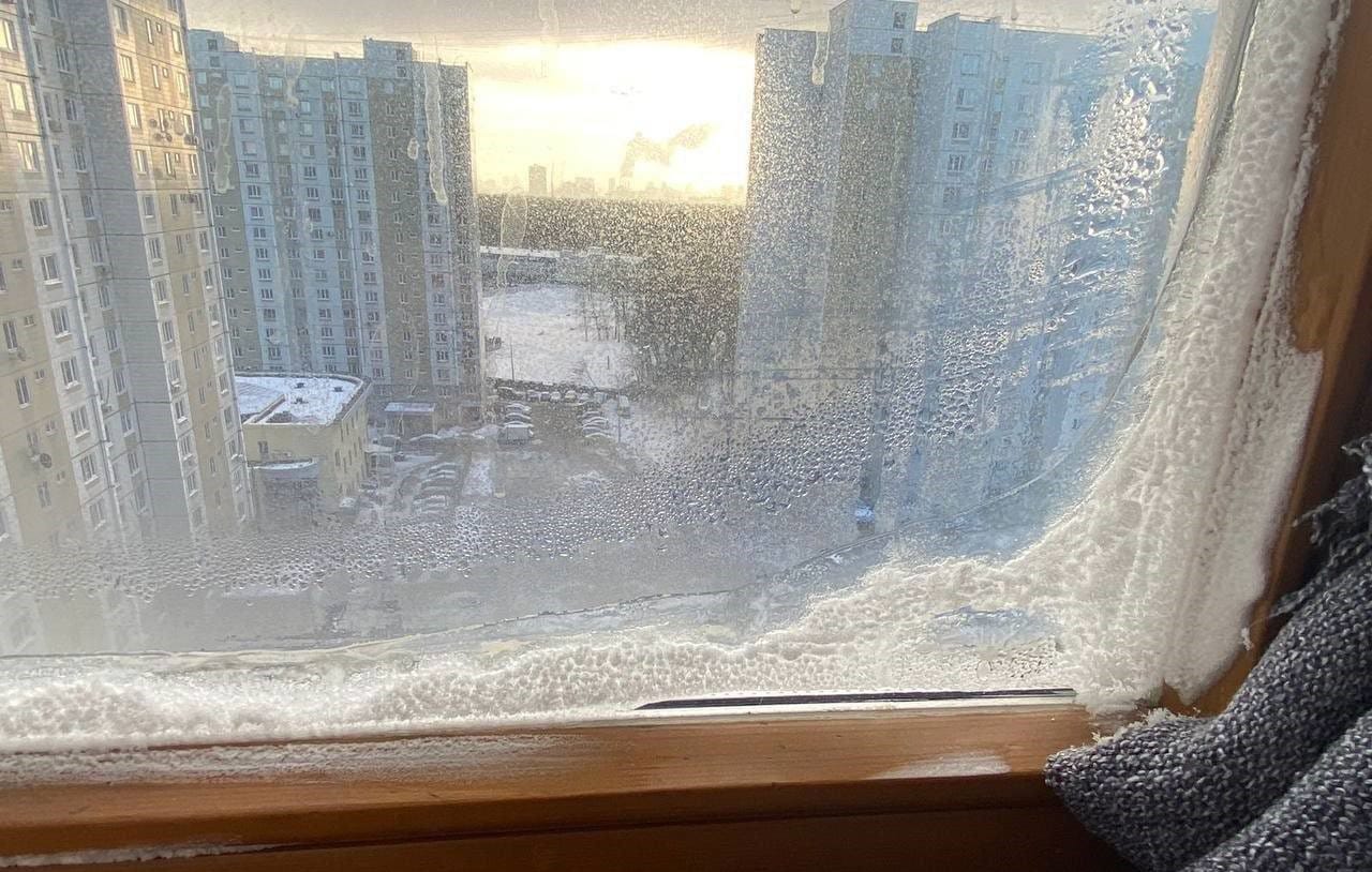 Тысячи россиян в холода остались без отопления и горячей воды. Эксперты объясняют это бездумным строительством и ветхостью сетей