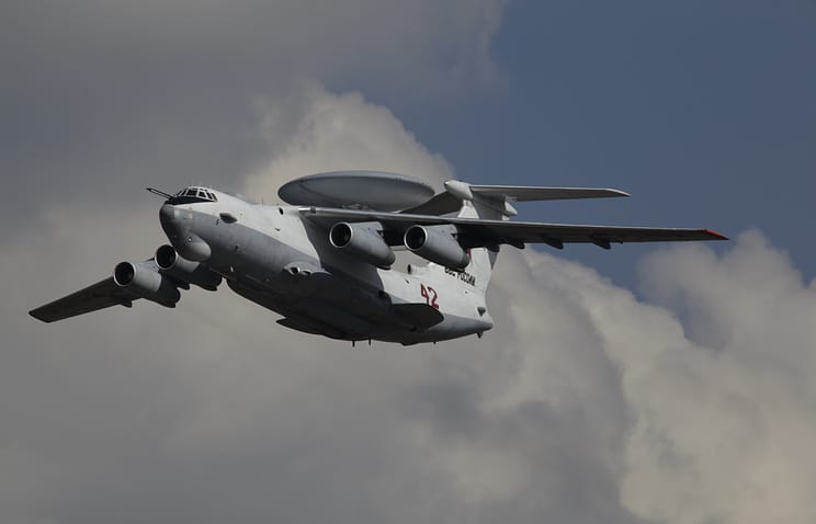 Украинские СМИ и Z-военкоры: В Краснодарском крае сбит российский военный самолет А-50