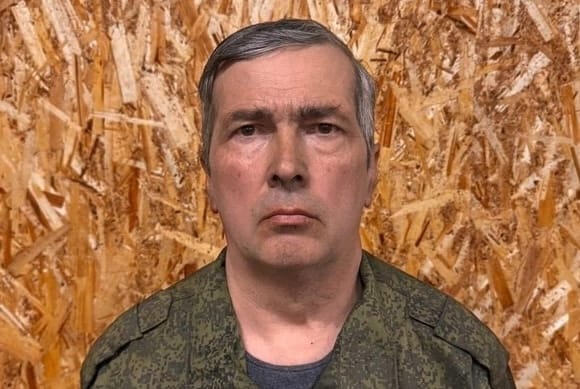 Baza: В приграничных регионах ищут российского военнослужащего, экс-заключенного, расстрелявшего шестерых сослуживцев