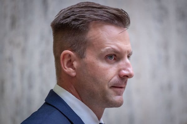 Генпрокуратура Словакии продолжит расследование против главы аппарата премьера Фицо. Ранее он расформировал спецпрократуру, возбудившую дело