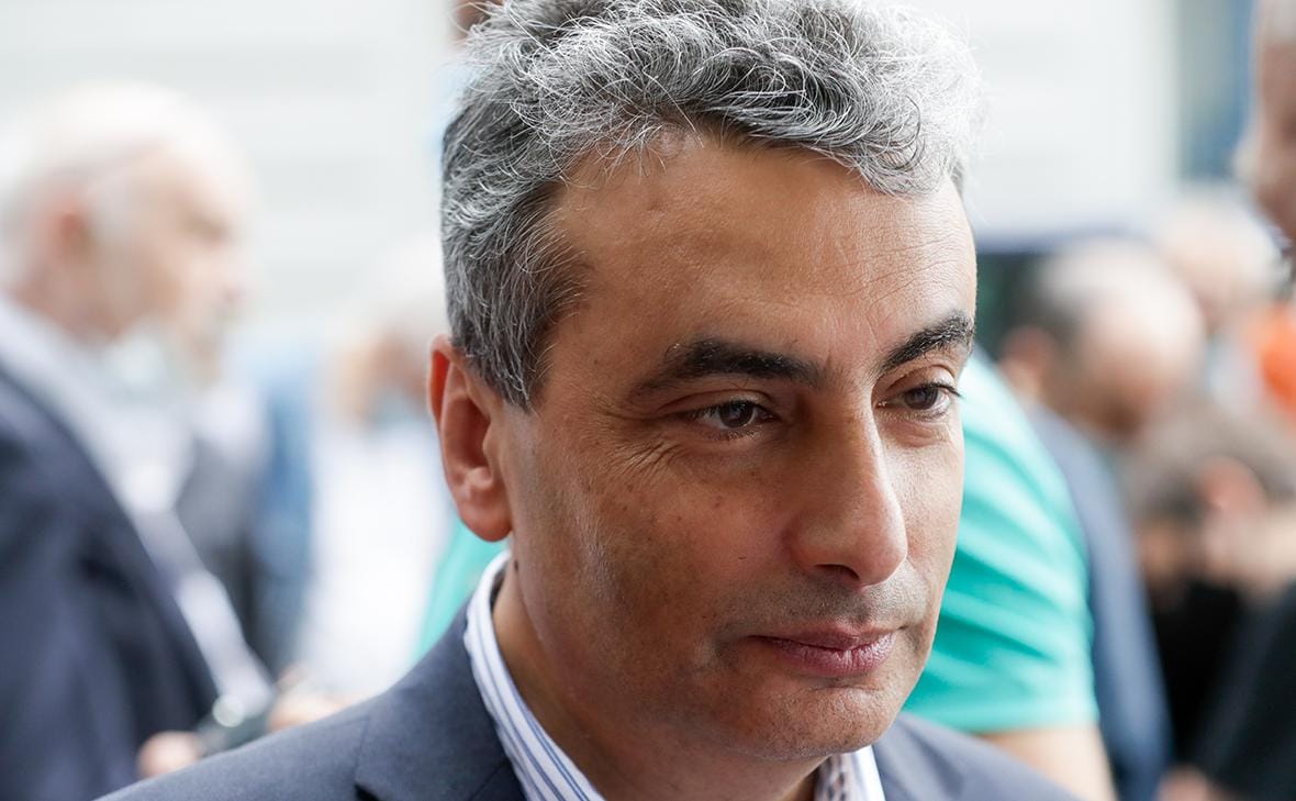 Льва Шлосберга оштрафовали за отсутствие «иноагентской» маркировки в приглашении на день рождения его отца