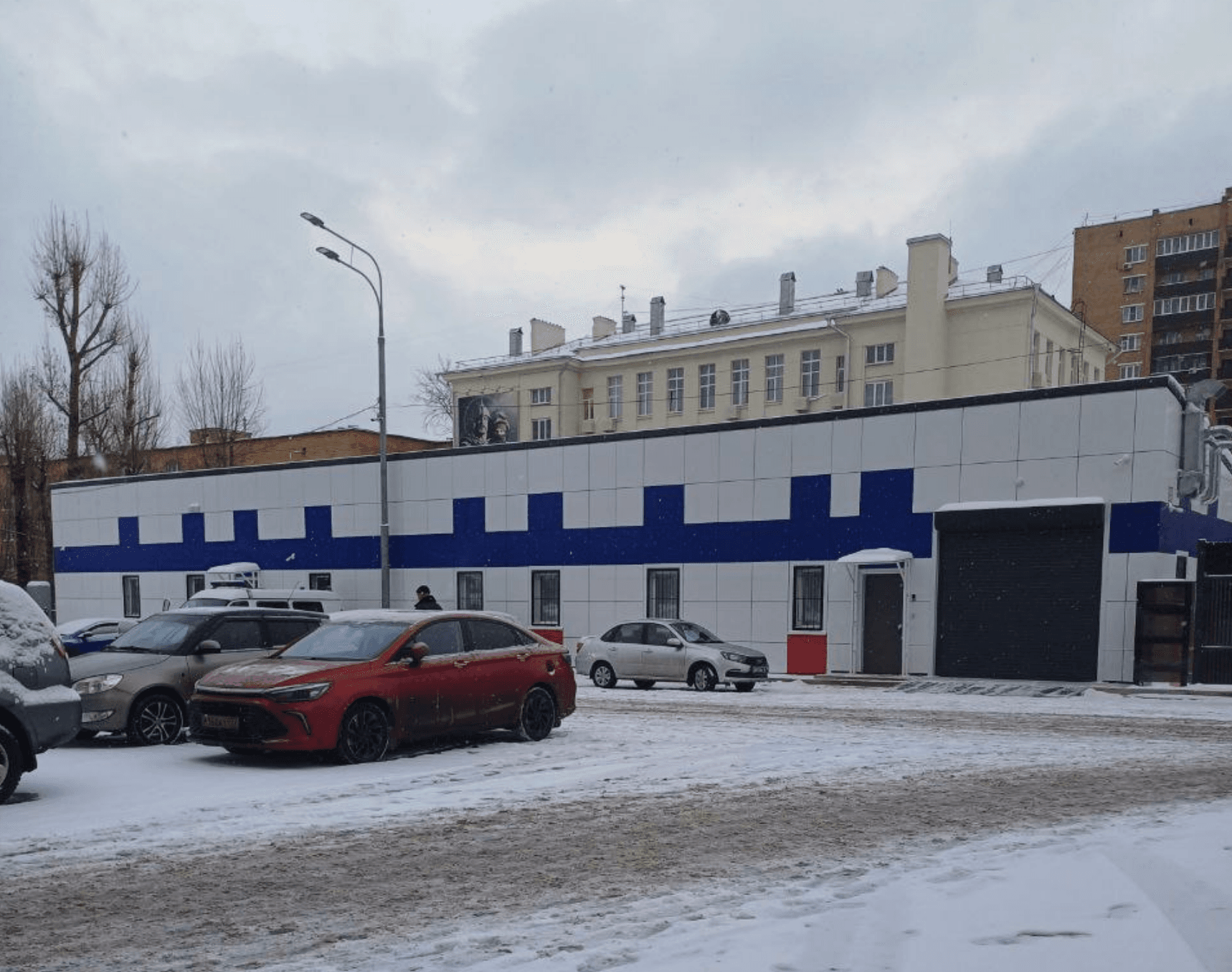 В Москве появился призывной «пункт строгого режима» для уклонистов. Их запирают, игнорируют отсрочки, родных не пускают — юрист Карманов