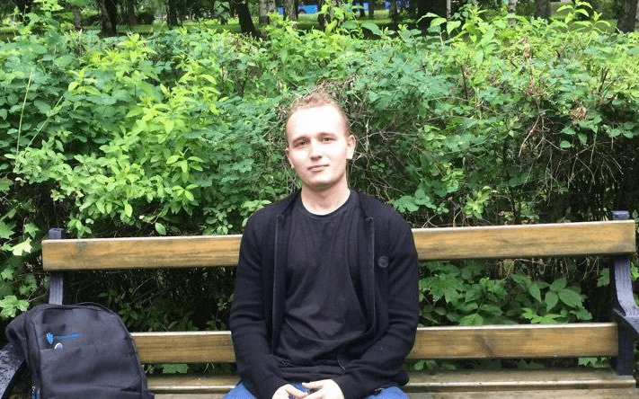 США депортировали россиянина, которого преследуют за антивоенную позицию. В России к нему сразу пришла полиция