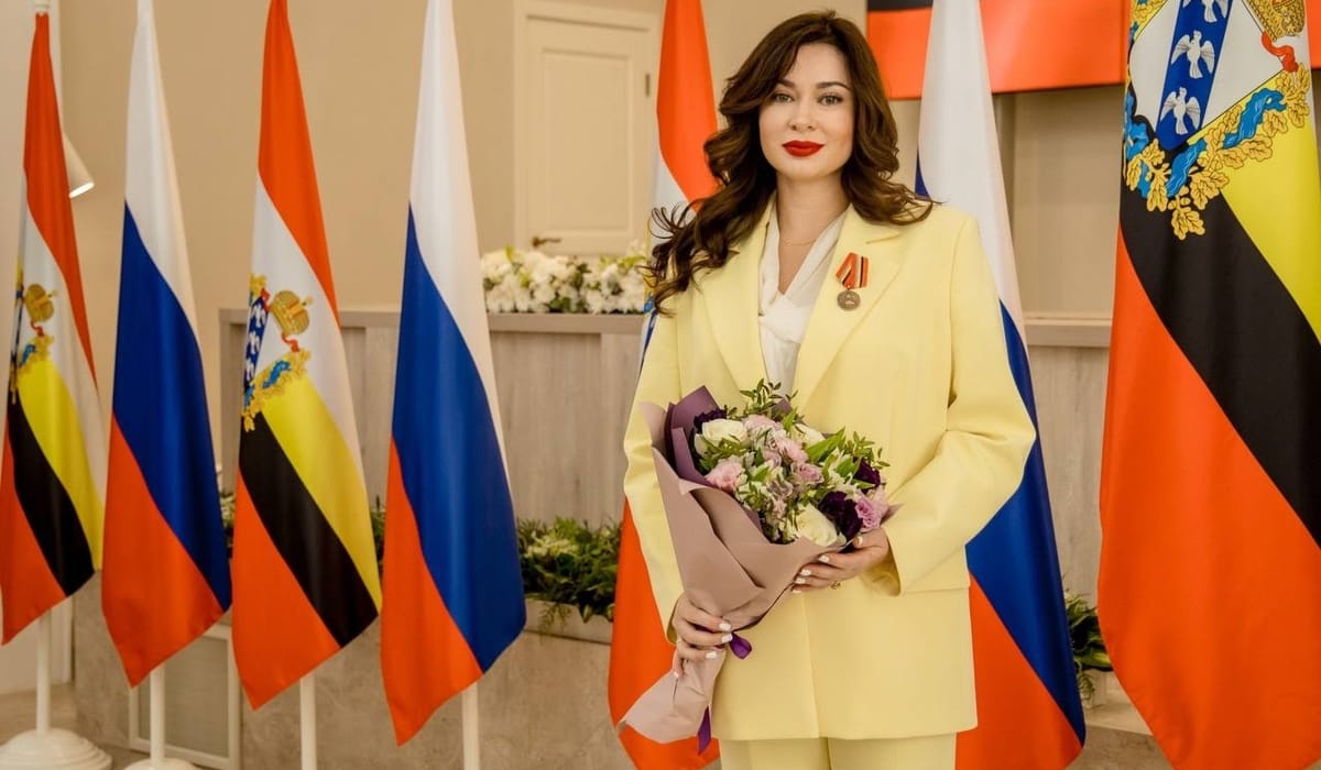 Хинштейн отчитал чиновницу за отдых в Индии. Та утверждает, что он сам его согласовал 