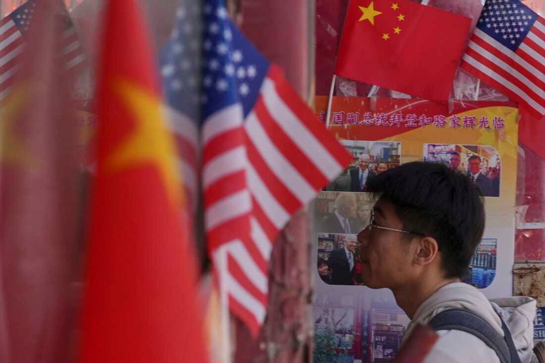 Китайские соцсети цензурируют контент о пошлинах Трампа — Reuters 