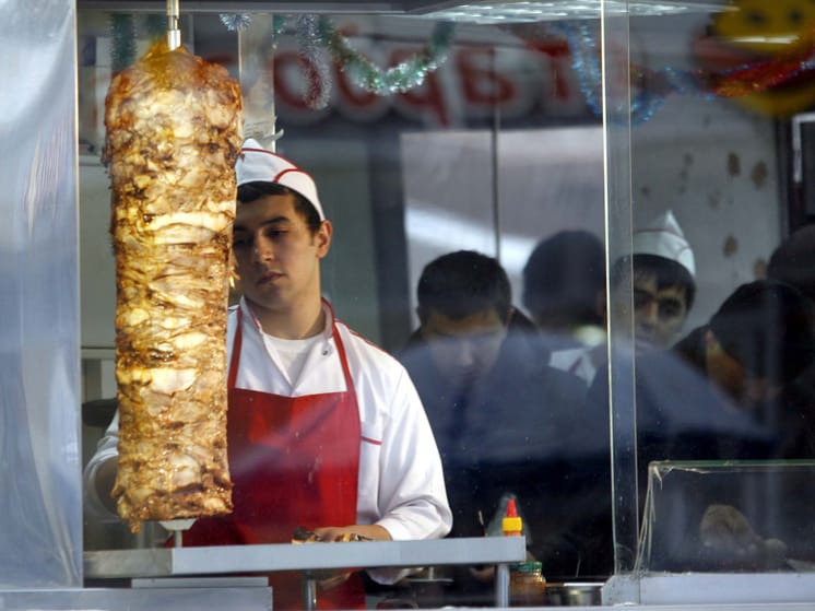 Властям Нижегородской области пришлось отменить запрет на наем мигрантов — бизнес начал жаловаться, что работать некому