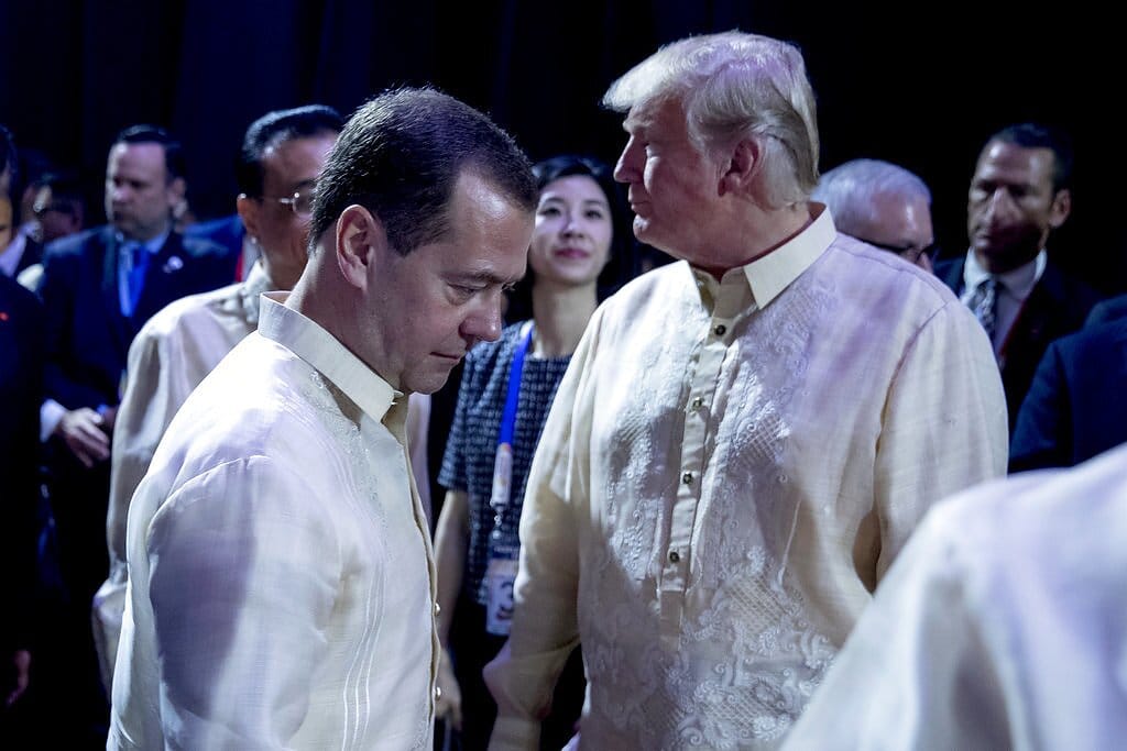 Трамп приказал разместить две атомные субмарины «в соответствующих регионах» в ответ на пост Медведева о системе управления ядерным ударом