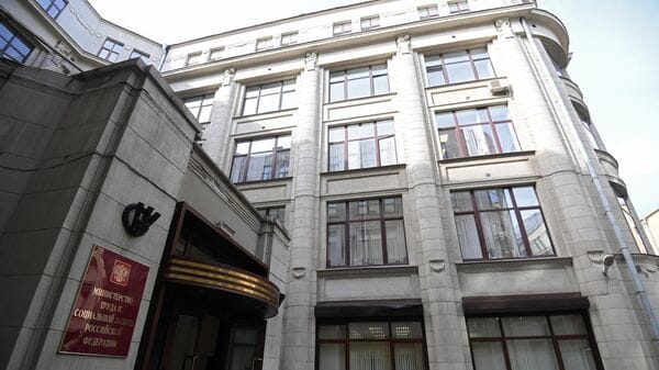 Минтруд предложил ввести новые ограничительные квоты для иностранцев в девяти отраслях экономики