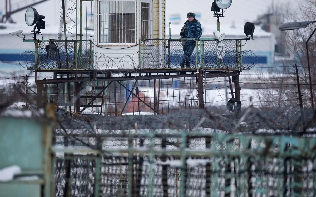 В омской колонии умер политзаключенный Роман Тюрин, осуждённый по статьям о «фейках» и «оправдании терроризма» за посты в соцсетях