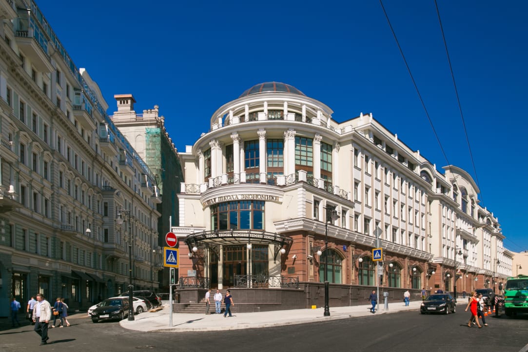 Студентам ВШЭ, которым грозит отчисление за неуспеваемость, предложат пойти на войну в обмен на академический отпуск — T-invariant