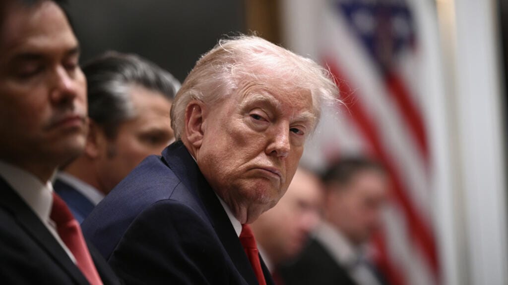 Трамп объявил чрезвычайное положение и подписал указ, вводящий пошлины против стран, поставляющих нефть Кубе