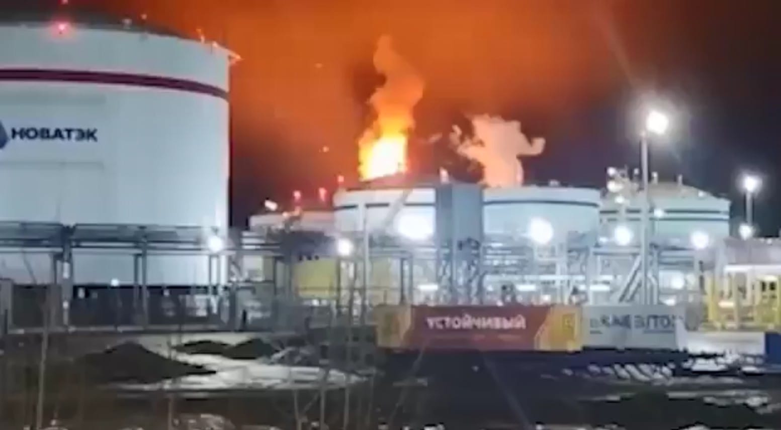 Удары украинских дронов и арест танкеров сократили мощности российского нефтяного экспорта на 40% — Reuters