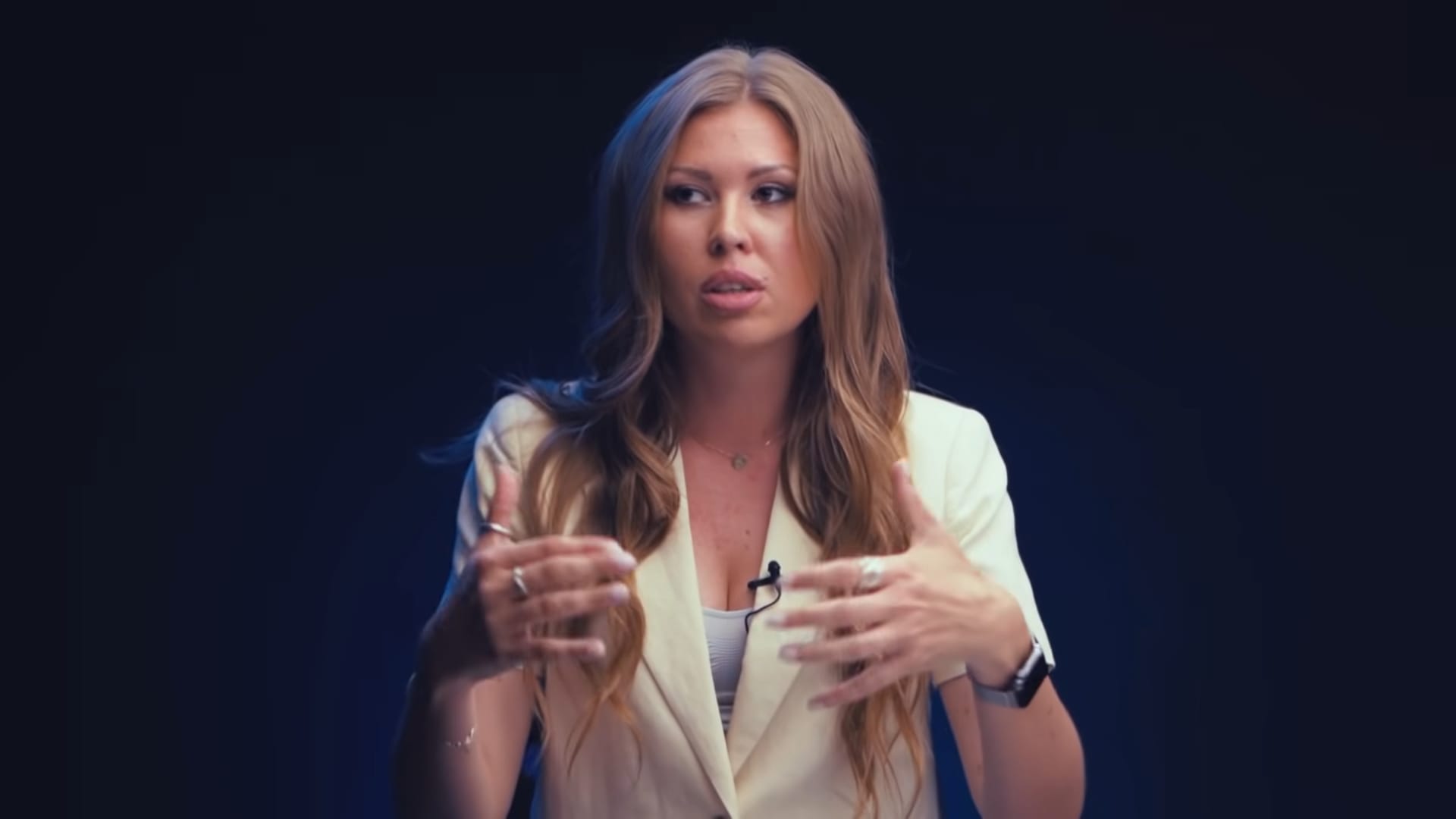 Ведущие «России 24» и «Москвы 24» Мария Гладких и Станислав Кулик отказались освещать военную повестку — журналист Роман Супер