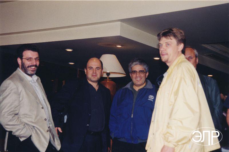 Мишустин и Амдилян в центре снимка. 1999 год