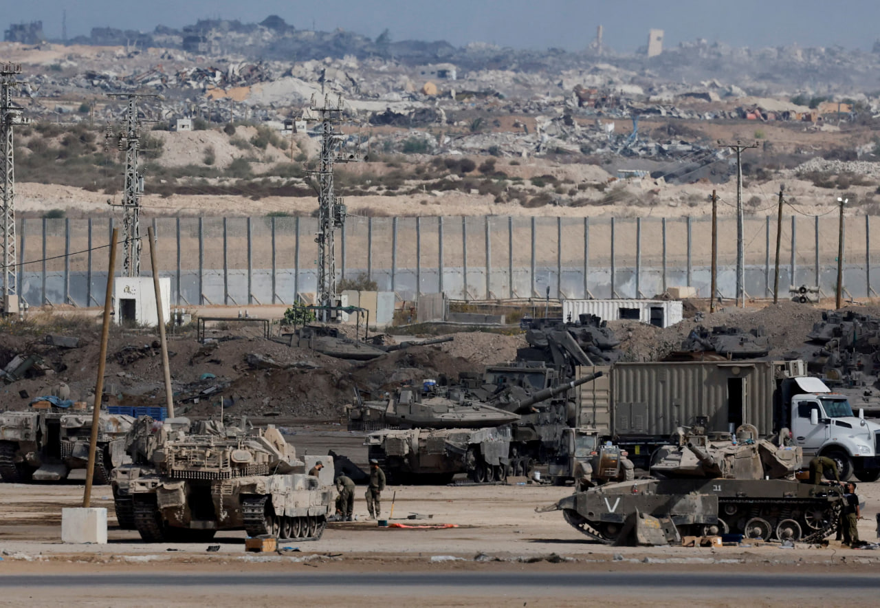 Фото: израильские военные на границе сектора Газа, октябрь 2025 / Reuters